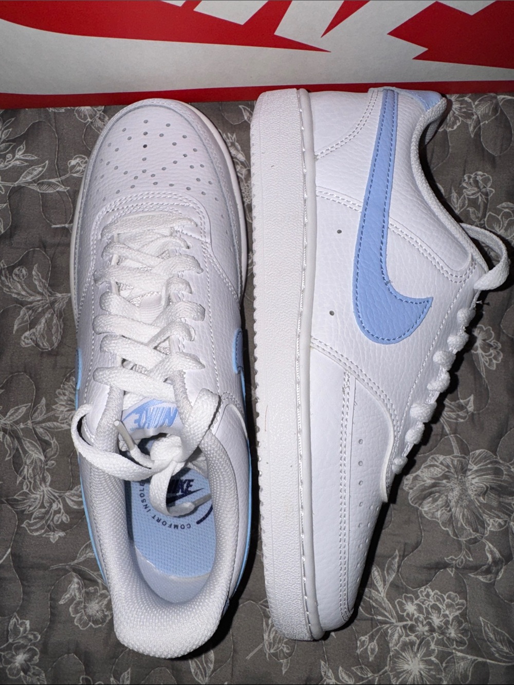 Nike White Sneakers with Light Blue Swoosh - Picture 4 of 4